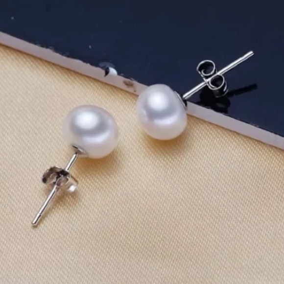 14K White Gold NATURAL White Freshwater Pearl 6MM Round Stud Earrings - Picture 4 of 6